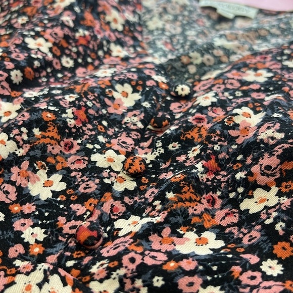 Luxology Floral Print midi Dress with Button Details Short Sleeve size Medium - Picture 7 of 7